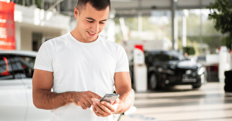 Customer searches about a car online before visiting a showroom.